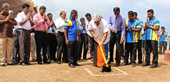 Multiculturalism is making a joke out of Sri Lanka : Planting a Christmas Tree in the middle of Galle Face Green