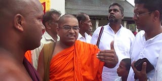 සහජීවන ප්‍රෝඩාව හා සර්වාගමික මායාව