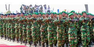 හමුදාව දුර්වල කිරීම: කවුරුන් විසින් කුමක් සඳහාද