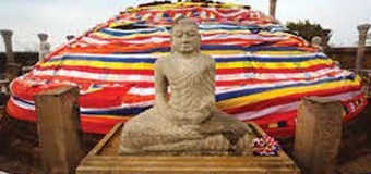 සංඝරත්නය පහළ වීමටත් පෙර ඉදිකළ ලෝකයේ මුල්ම දාගැබ ගිරිහඬුසෑය තවමත් තනිවම