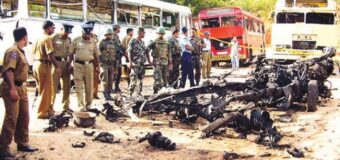 අරන්තලාව – දිගම්පතන සහ දළදා මාලිගාවට ප්‍රහාර එල්ල කළ ඝාතකයන් නිදහස් වූයේ කෙසේද?