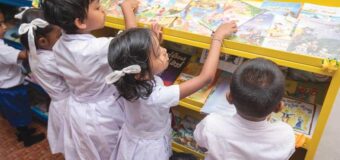 සමලිංගික පොතේ කර්තෘ මණ්ඩලය මෙන්න.!